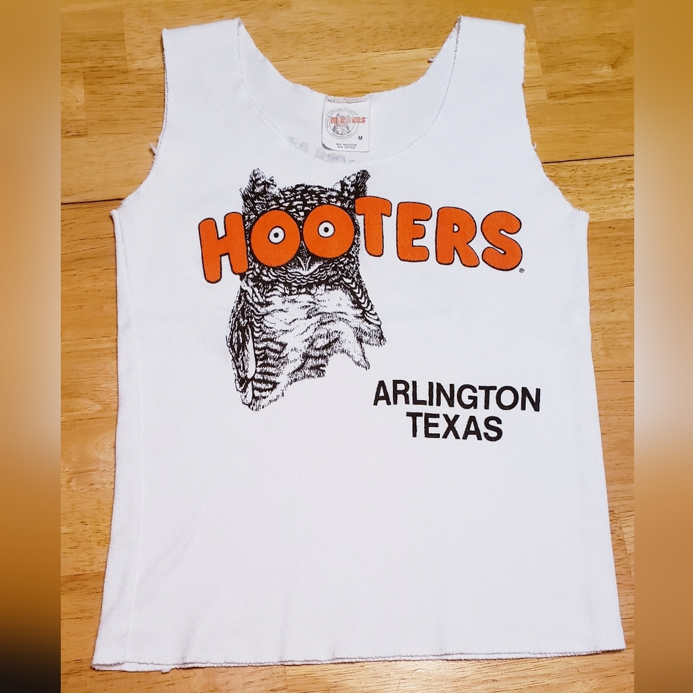 Hooters Server Top, Original
